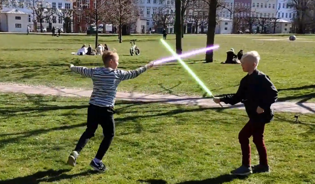 Lav lyssværd og special effects i din video